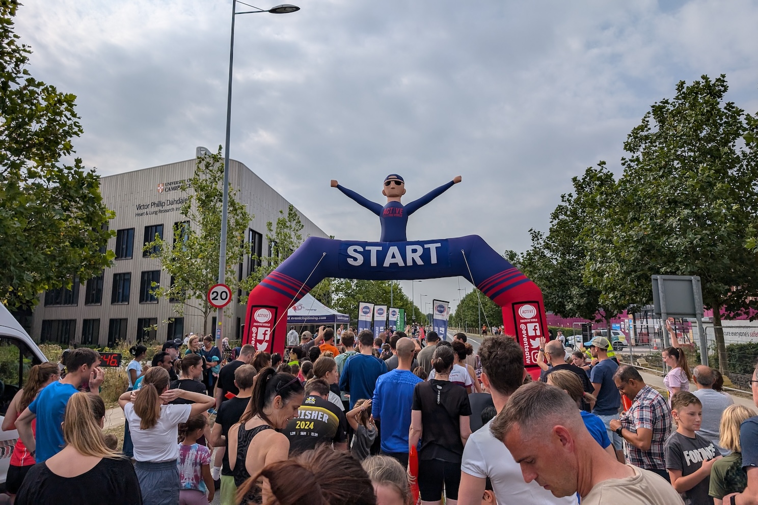 Runners at the start line