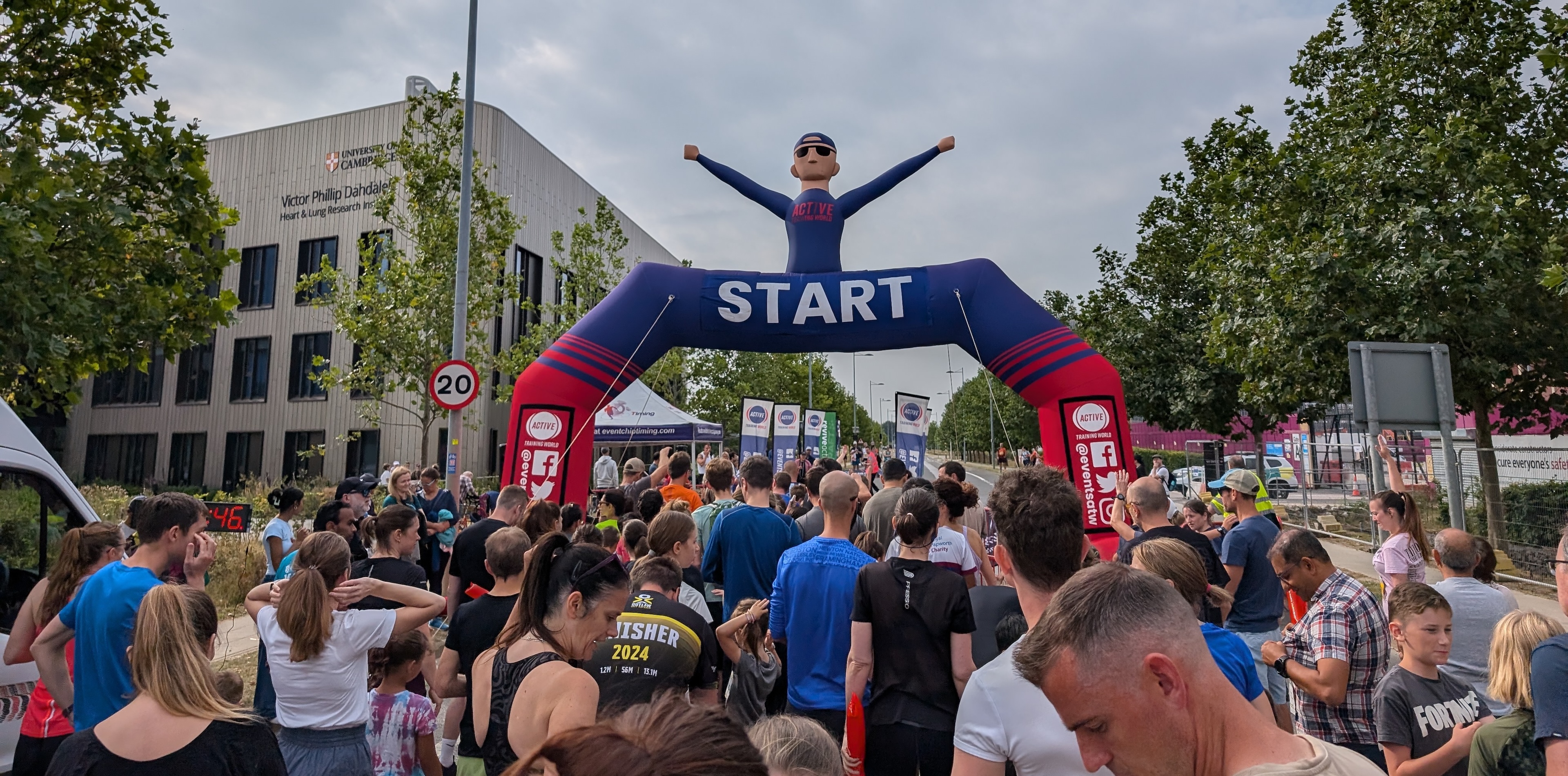 Runners at the start line